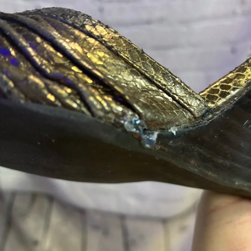 Y2K VTG Steve Madden Throb‎ Metallic Bronze Snake Print Wavy Wedges Sz 7.5 AS IS